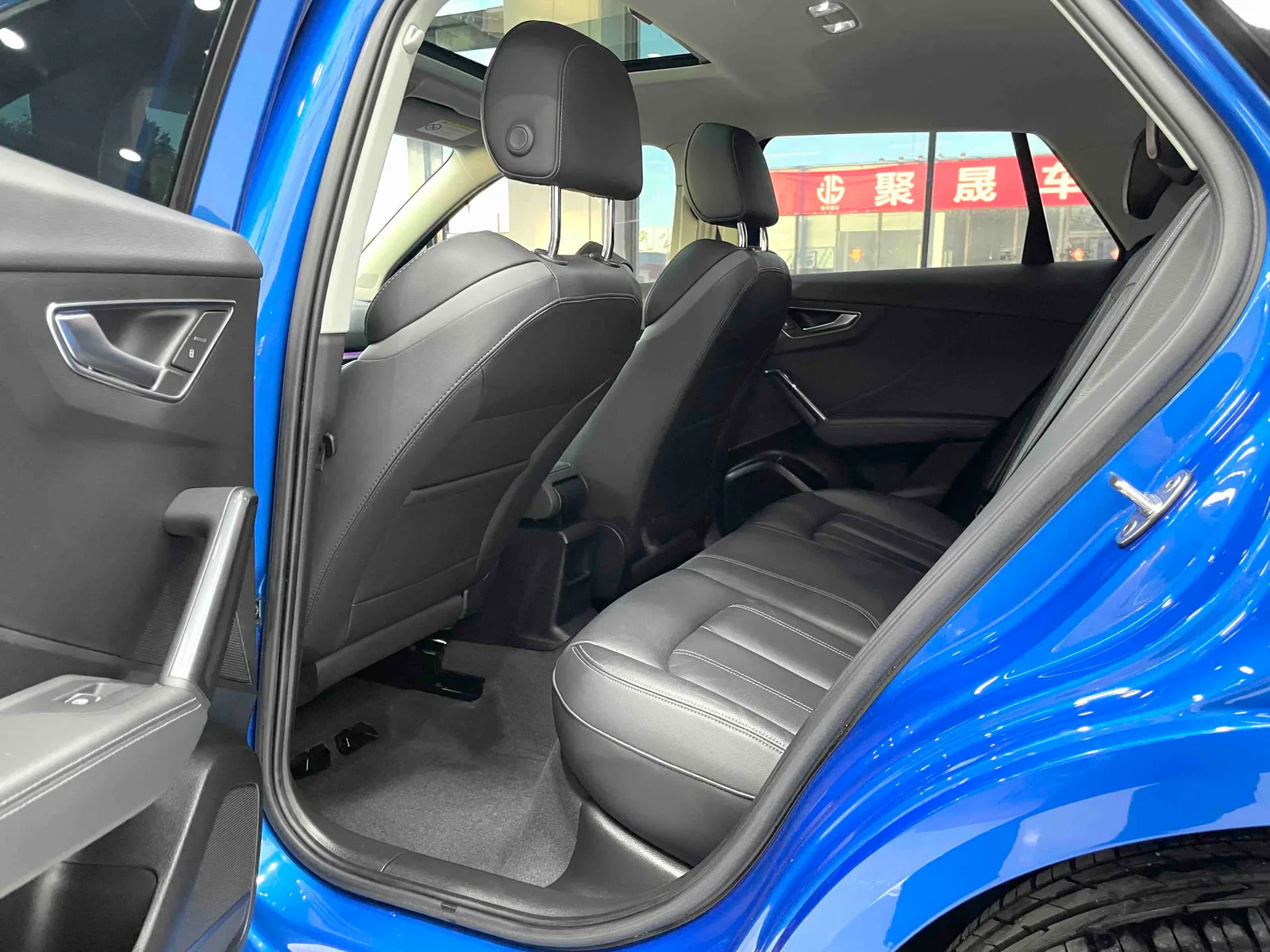 Audi Q2L 2022 — photo 10 of 20