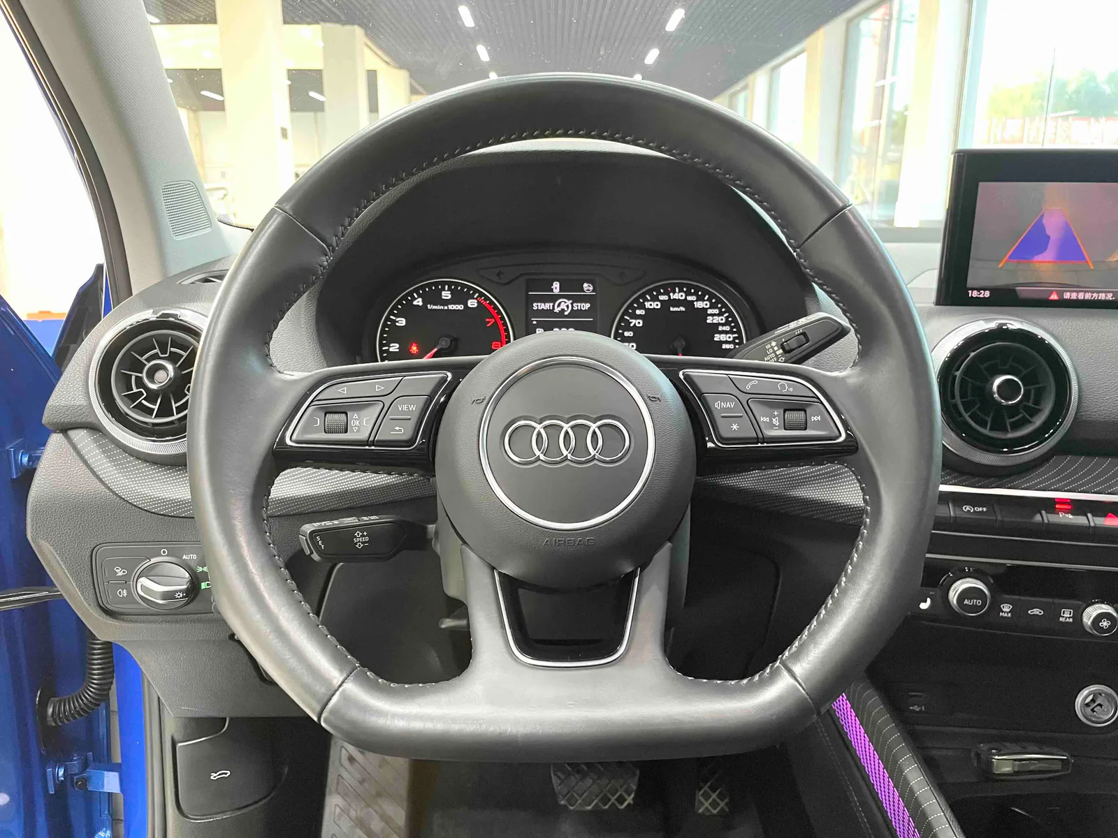 Audi Q2L 2022 — photo 4 of 20