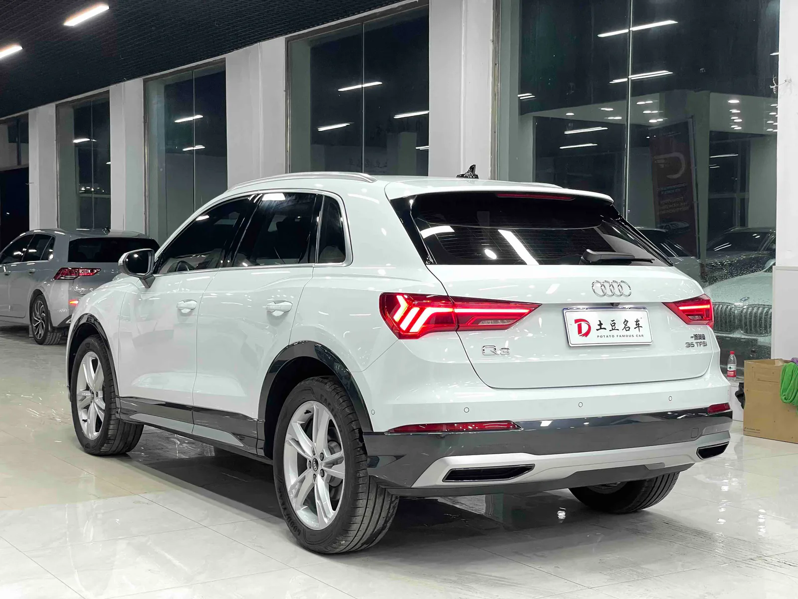 Audi Q3 2022 — photo 14 of 20
