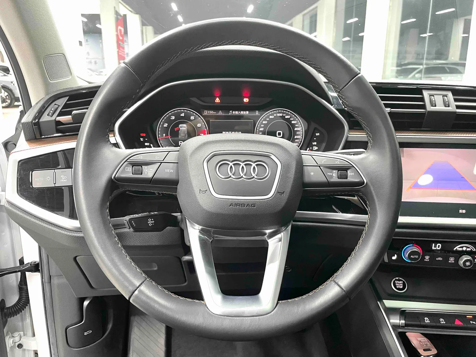 Audi Q3 2022 — photo 4 of 20