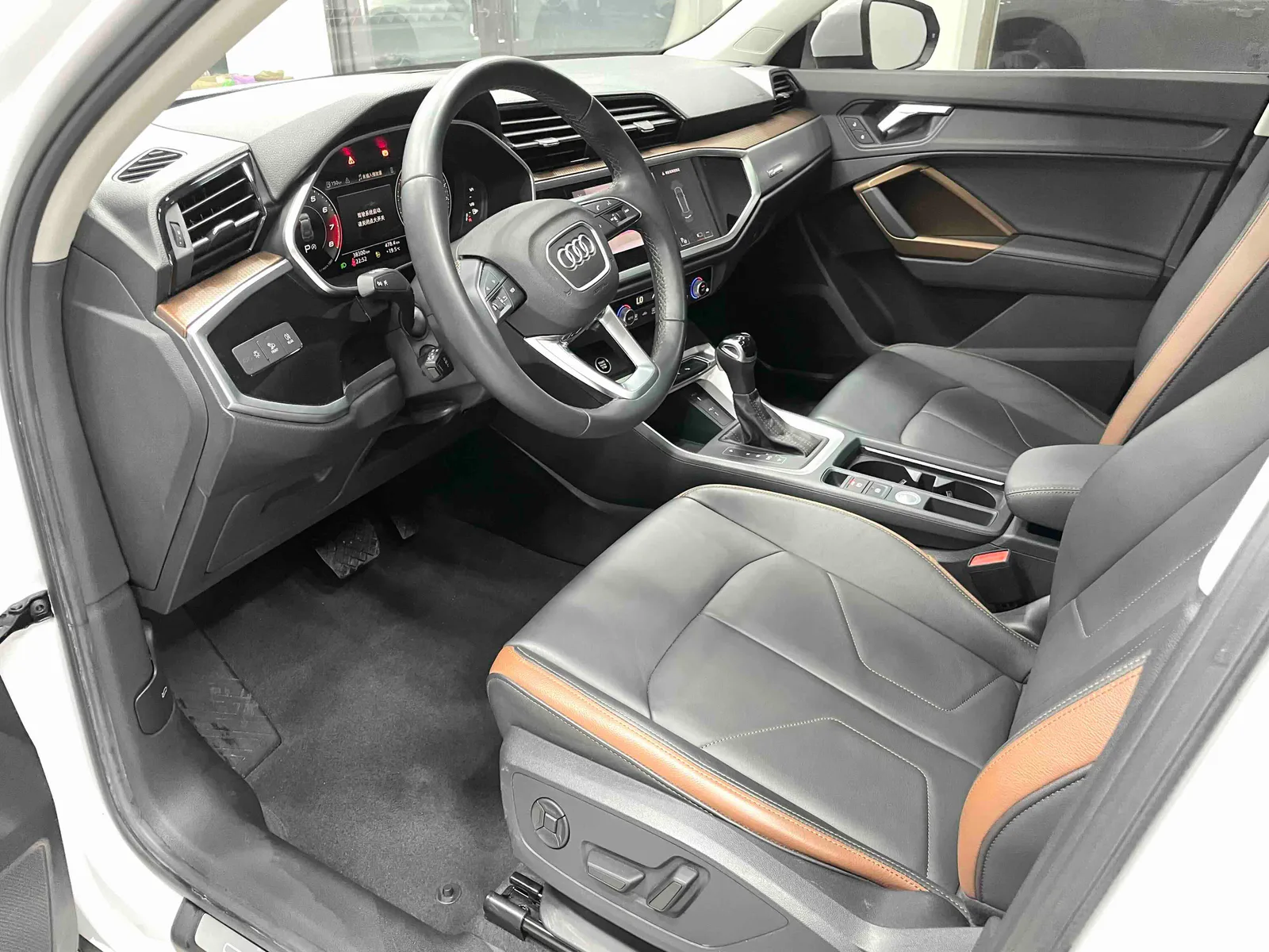 Audi Q3 2022 — photo 5 of 20