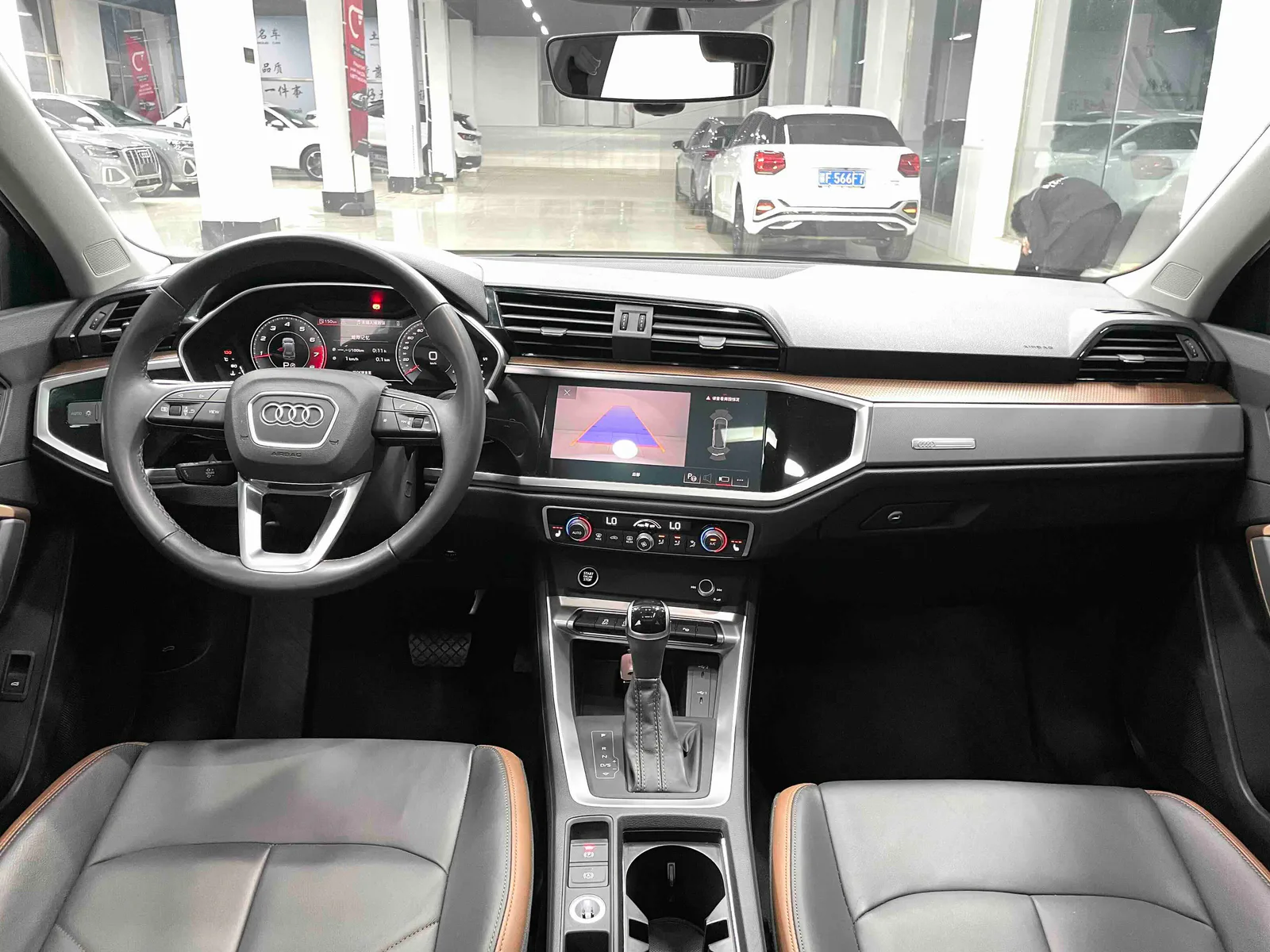 Audi Q3 2022 — photo 6 of 20