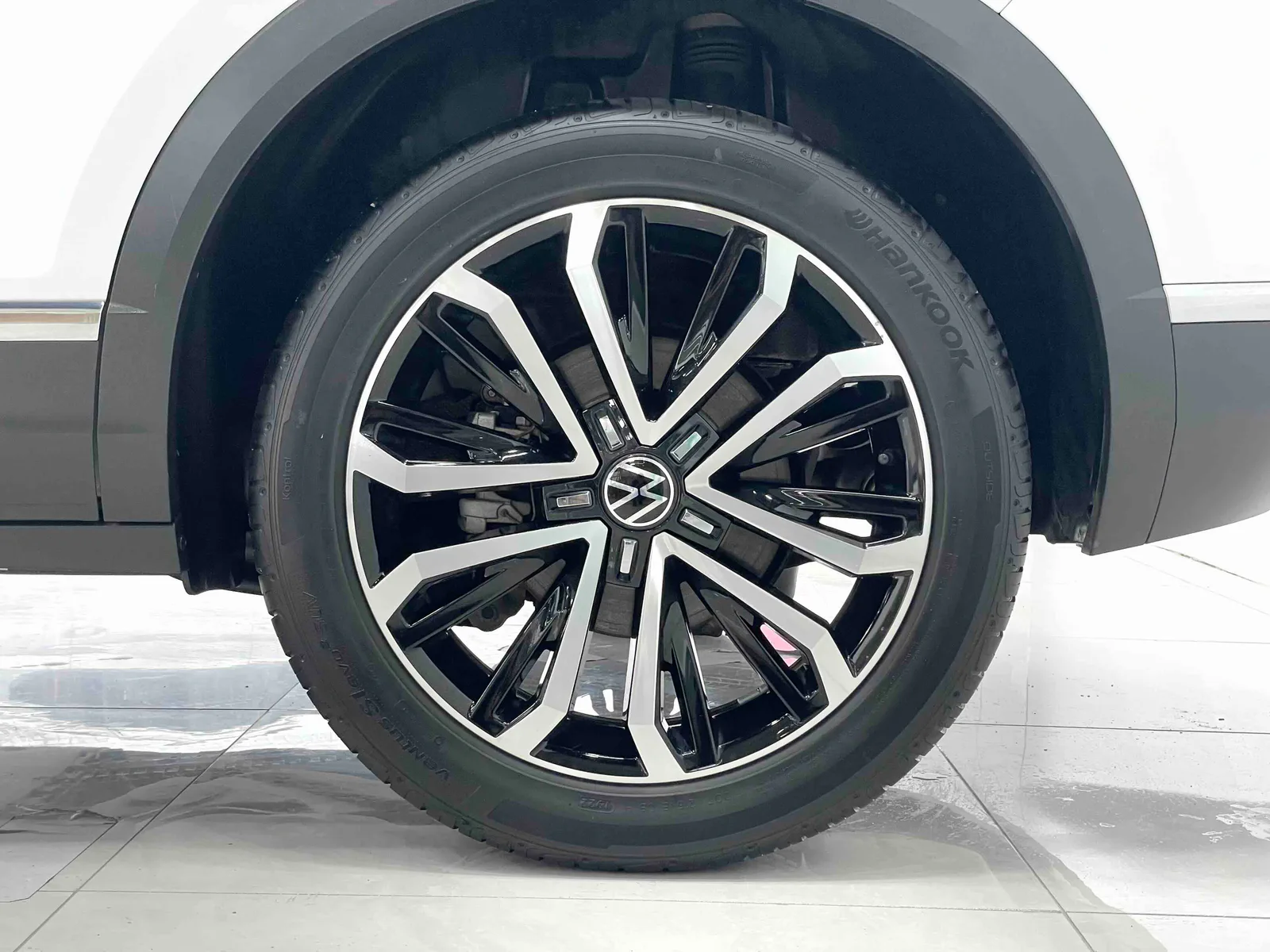 Volkswagen T-Roc 2022 — photo 12 of 20