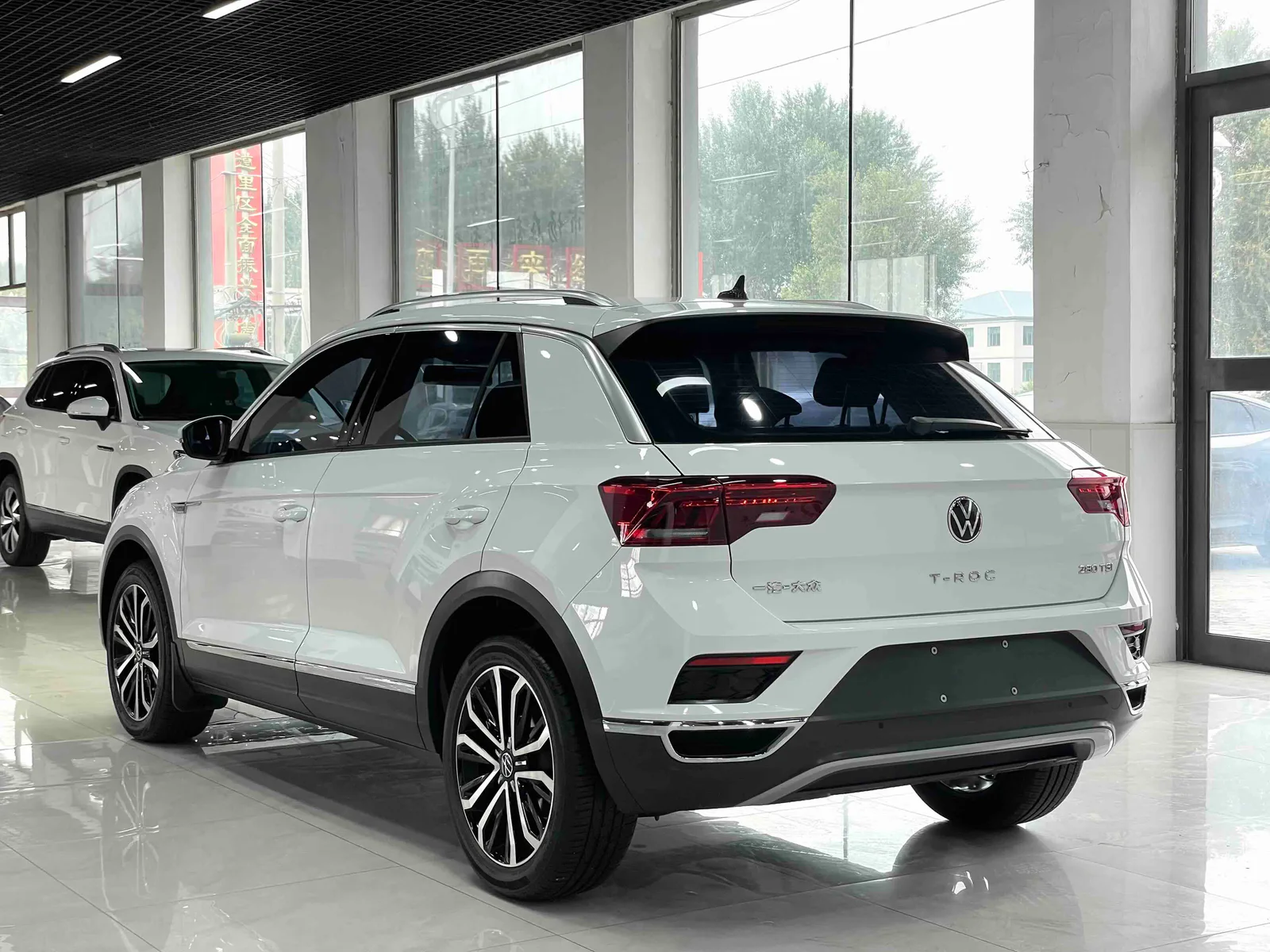 Volkswagen T-Roc 2022 — photo 13 of 20