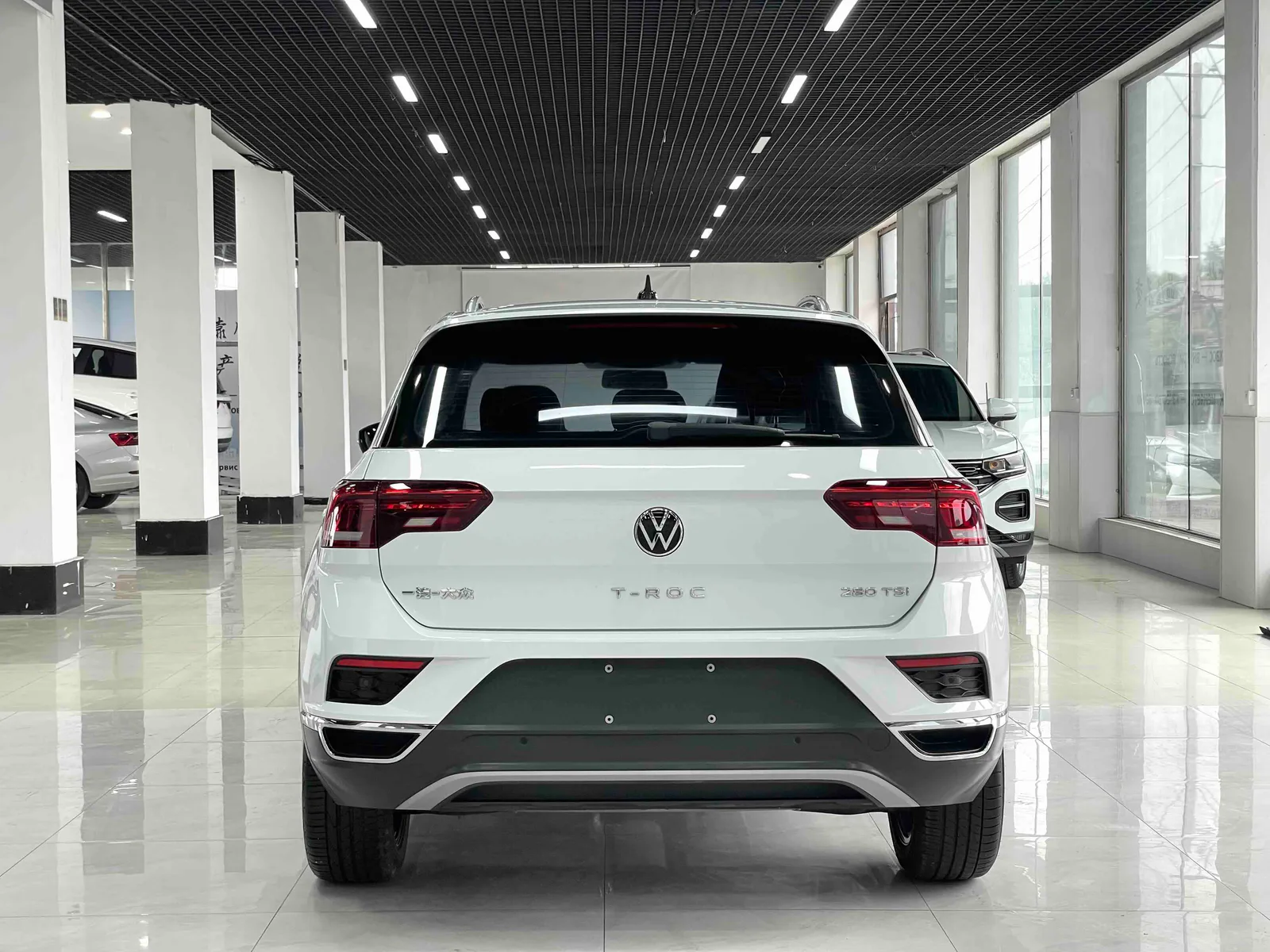 Volkswagen T-Roc 2022 — photo 14 of 20