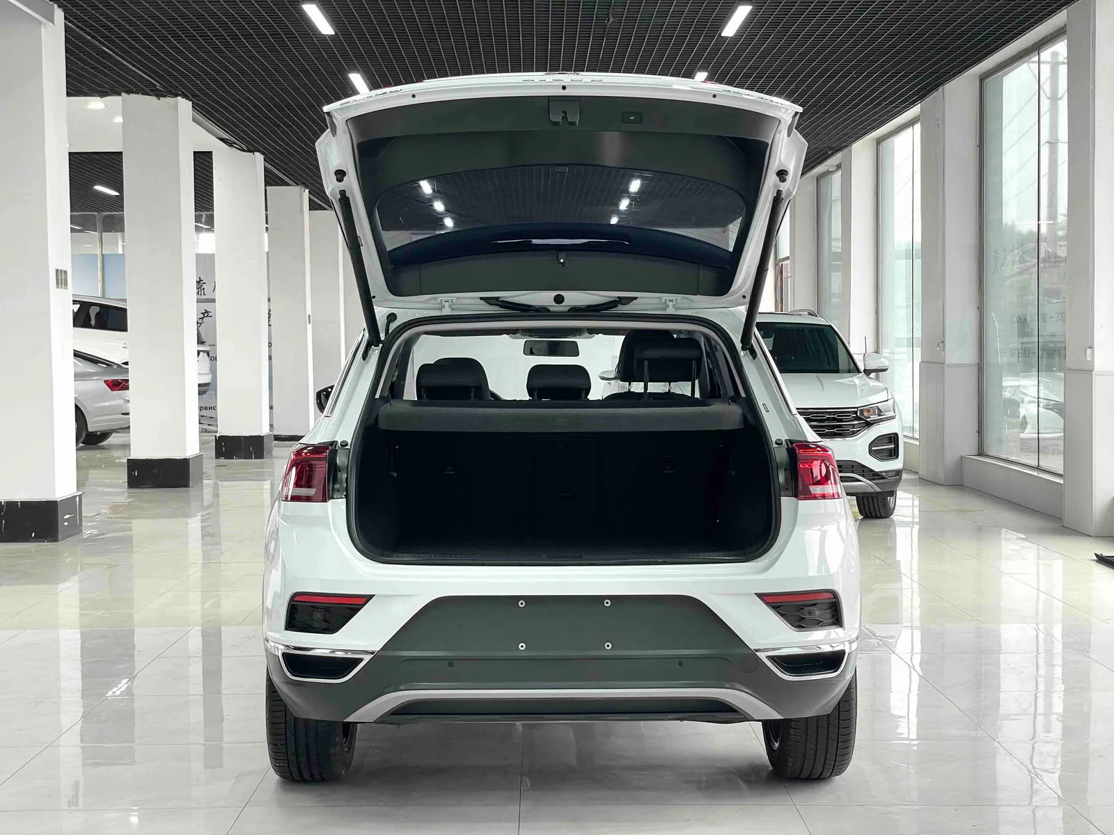 Volkswagen T-Roc 2022 — photo 16 of 20