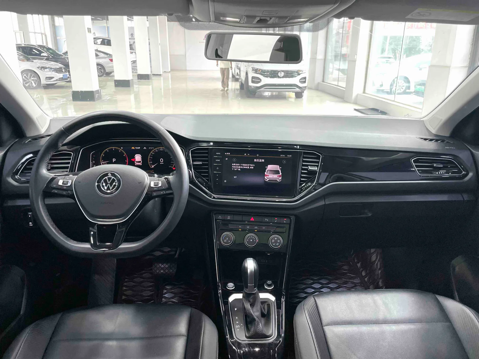 Volkswagen T-Roc 2022 — photo 6 of 20