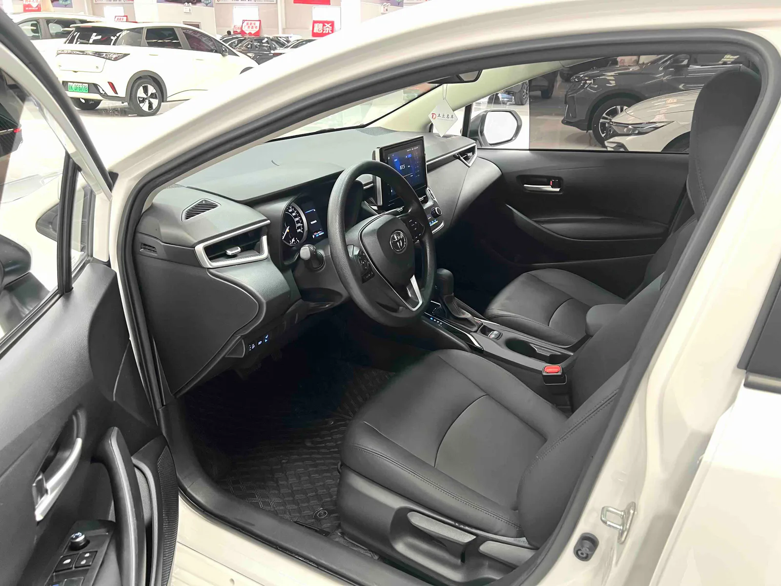 Toyota Corolla 2021 — photo 7 of 12