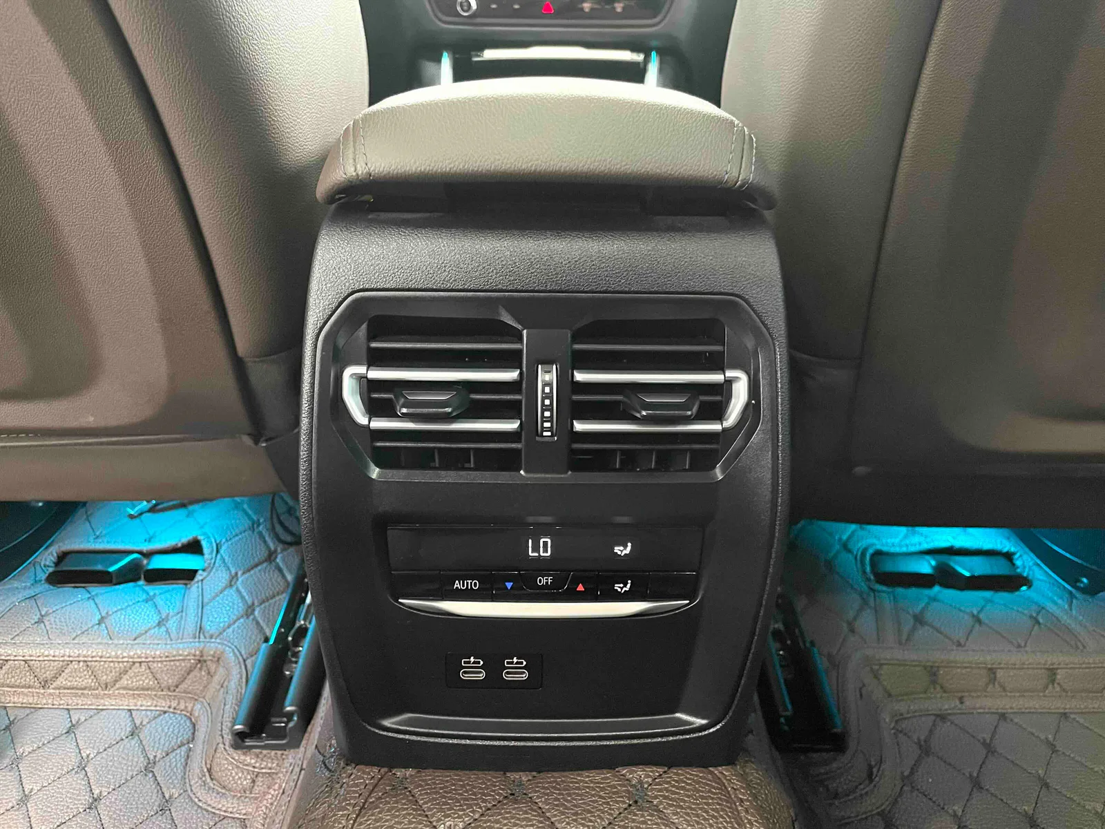 BMW 3 Series 2023 — photo 10 of 20