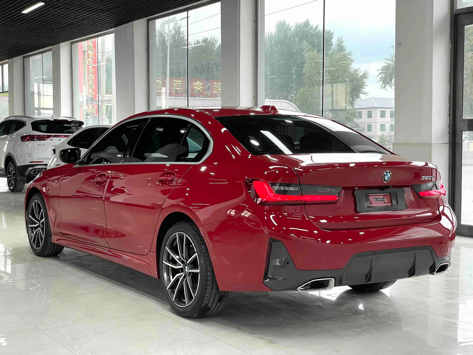 BMW 3 Series 2023 — photo 14 of 20