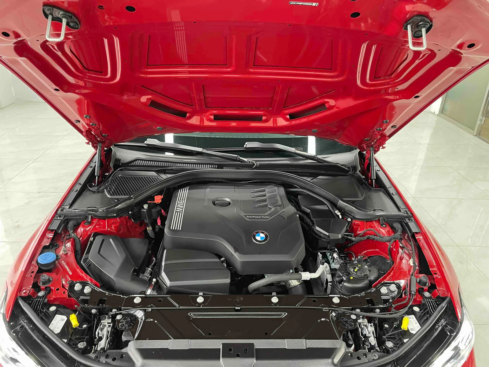 BMW 3 Series 2023 — photo 18 of 20