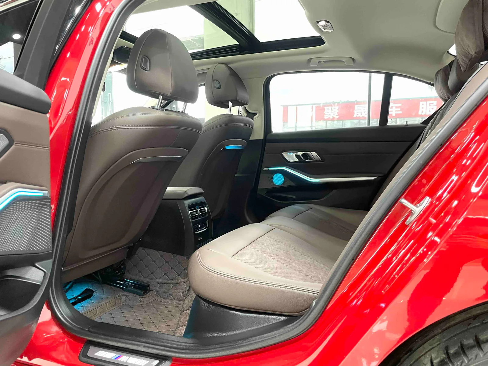 BMW 3 Series 2023 — photo 9 of 20
