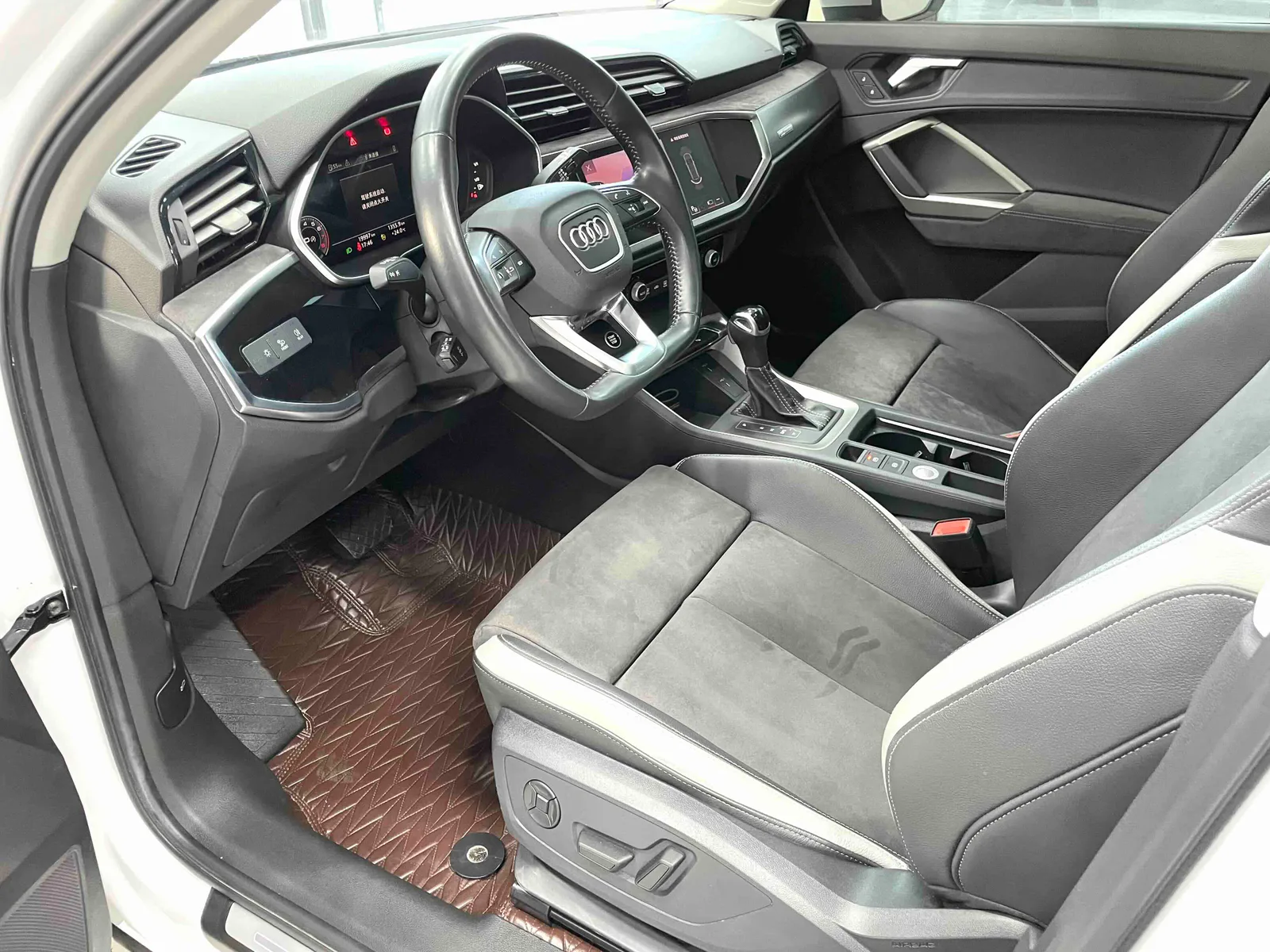 Audi Q3 2022 — photo 5 of 20