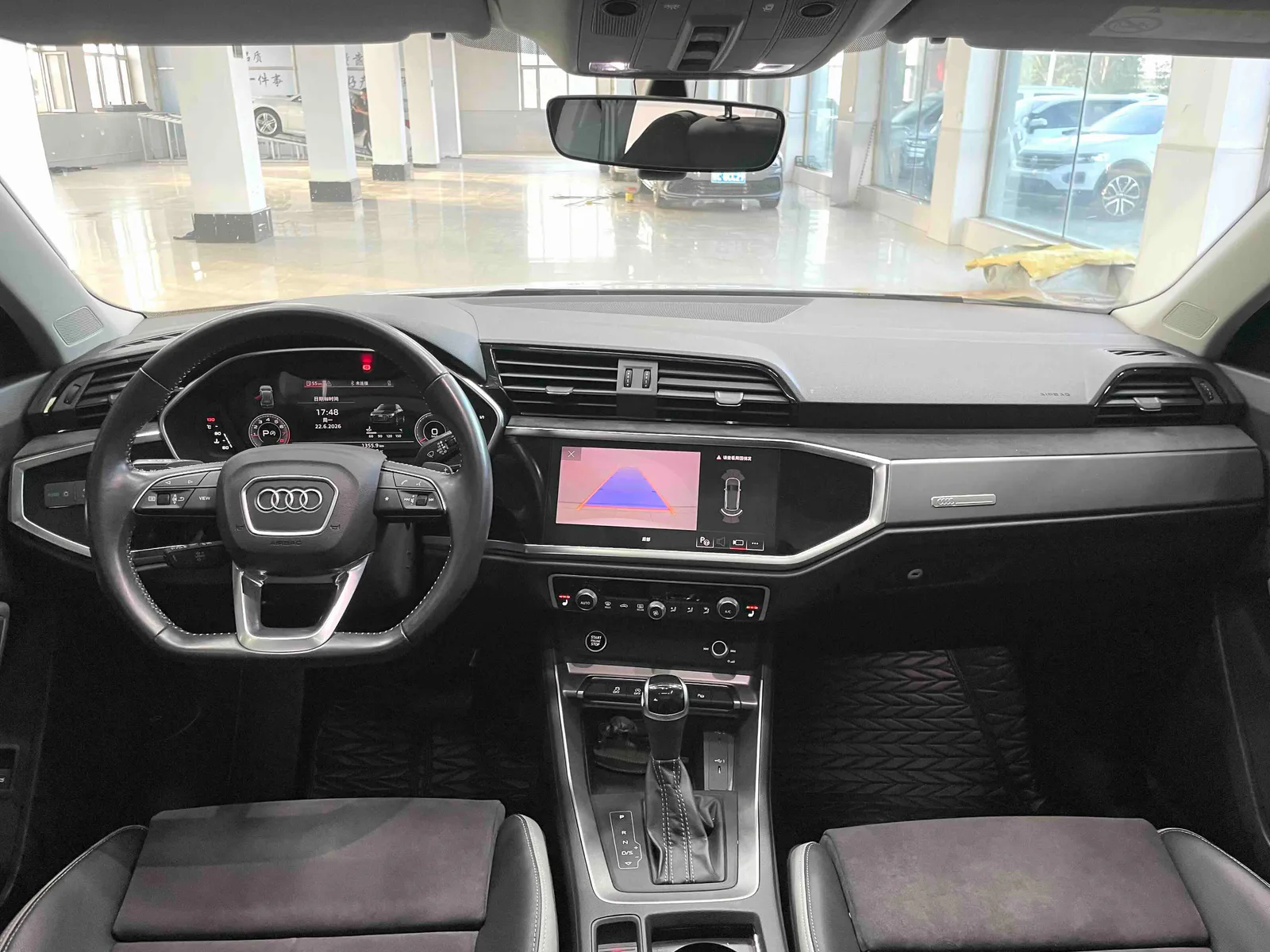 Audi Q3 2022 — photo 6 of 20