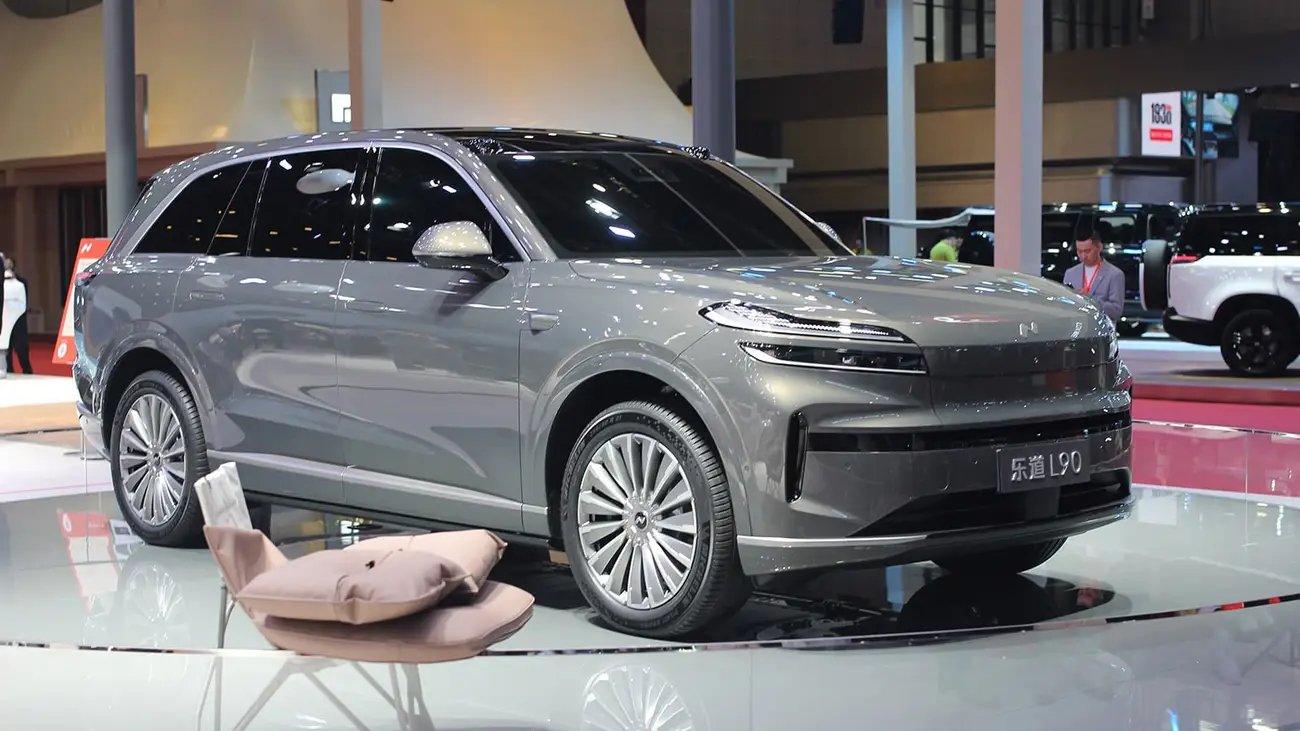 Onvo L90 on display ahead of the 2026 model-year update