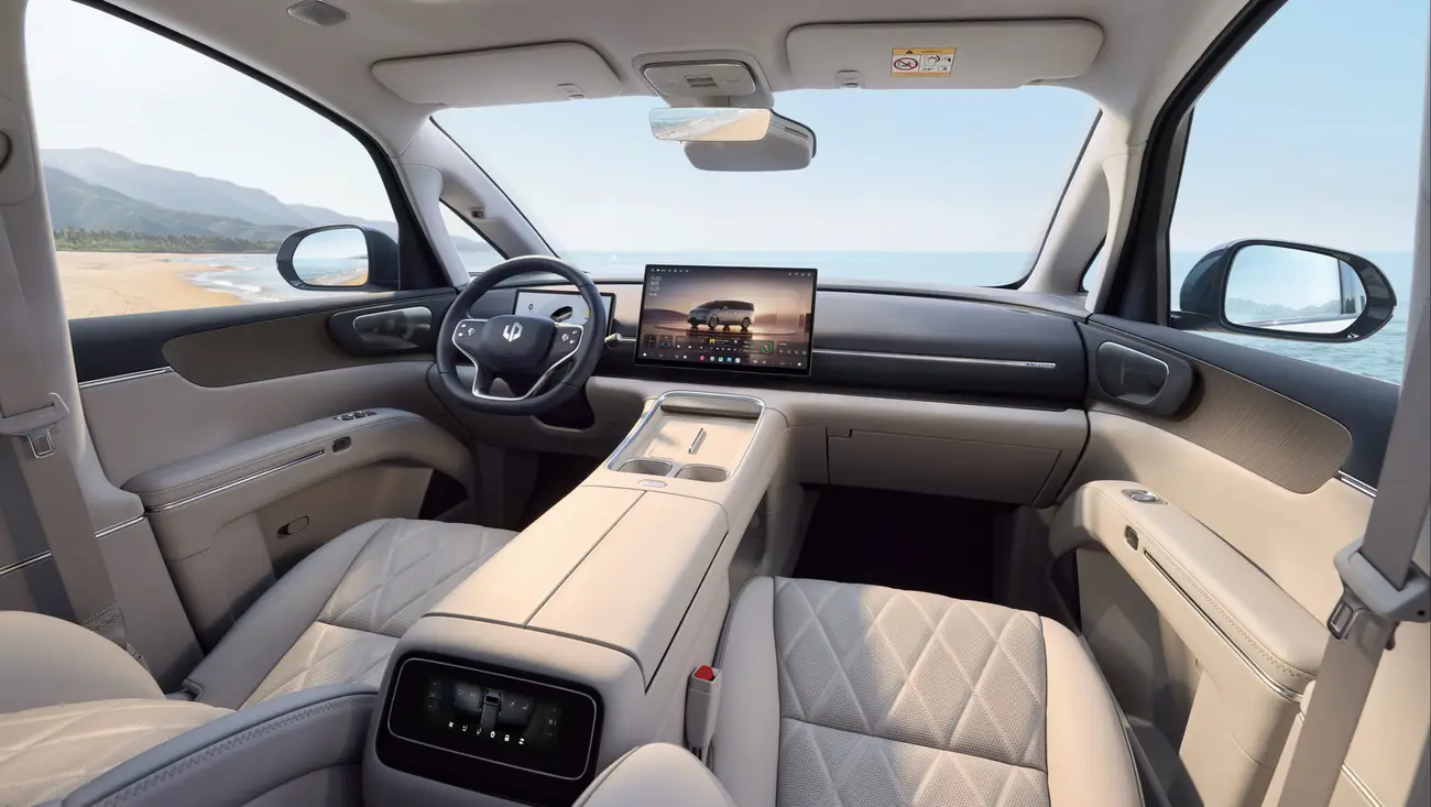 Leapmotor D99 dashboard