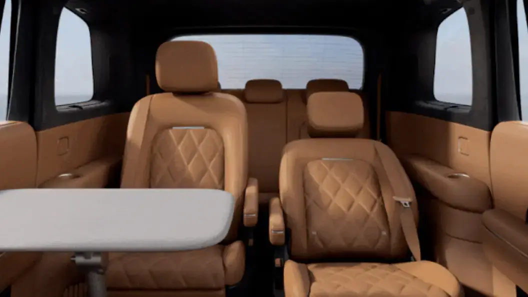 Rotating seats inside the Xiaomi SkyNomad N90