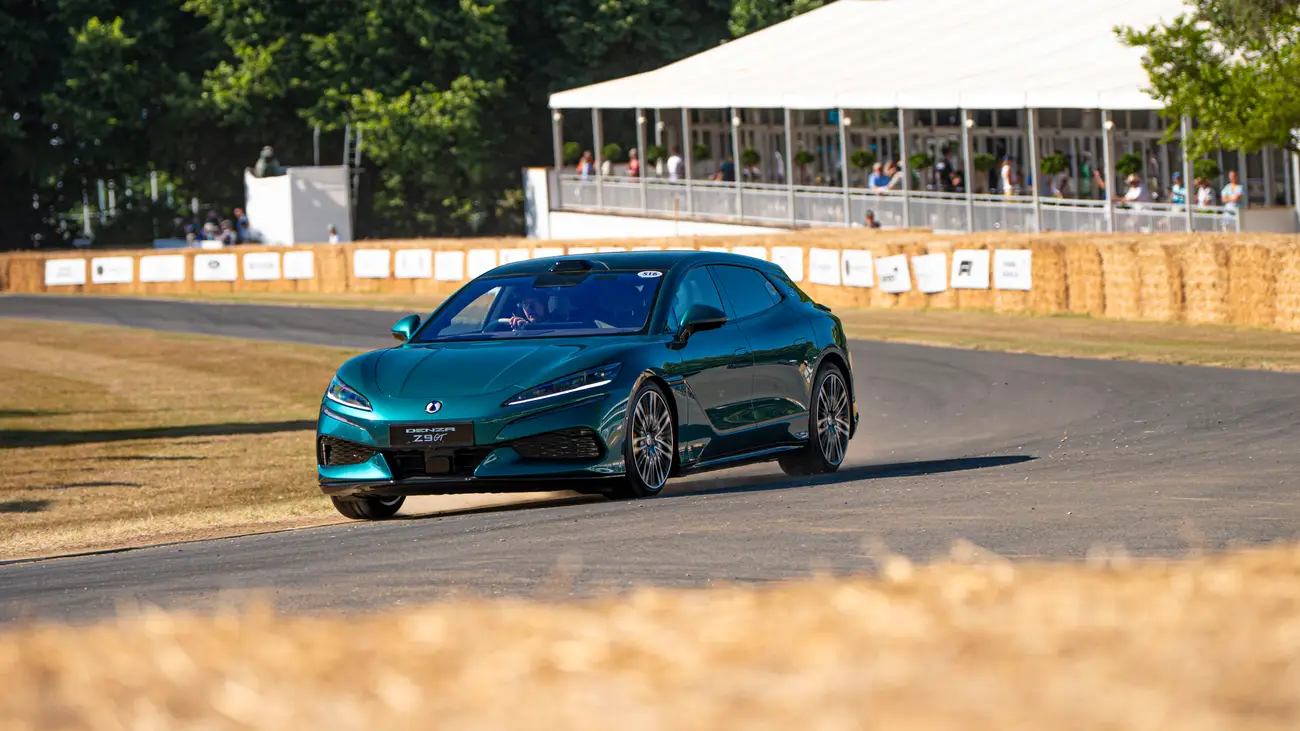 Denza Z9GT на Фестивале скорости в Гудвуде